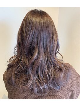 ルチナ 秦野(Lucina) モカベージュ/レイヤーミディ/ハイライト