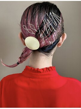 ブルートマト(BLUE TOMATO) ゴールドピンアレンジ