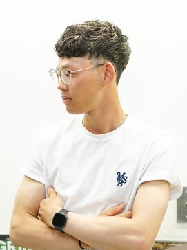 クラスコウベ 三宮店(Krass kobe) 短髪ツーブロックマッシュショート【上野 竜司】