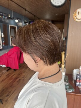 ロイズ ヘアデザイン アンド スパ(LOES) 白髪ぼかしハイライト×丸みショート