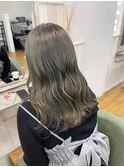 Wカラーでオリーブグレージュ◎