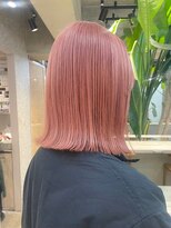 丸みショートヘアミルクティーベージュピンクベージュブリーチ