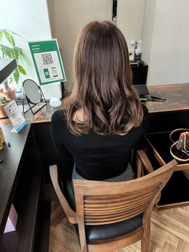 オラ ボーテ(Aura Beaute) トパーズベージュブラウンゆる巻きセミロング