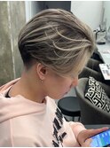 ハイライトカラーミルクティーベージュレイヤーカット