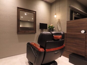 ザバーバーミヤタケ(THE BARBER MIYATAKE)の写真/【個室あり】人目を気にせずゆっくりできる、相談しやすい空間。レディースシェービングもございます◎