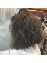 クーラ(Cura)&nbsp;切りっぱなしボブ×グレージュカラー