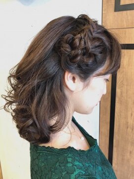 ペイジバイネオリーブ 吉祥寺店(Paige by Neolive) サイド編み込み巻きスタイル