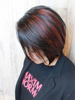 アルル ヘアー(ALULU HAIR) 隙間からちらり見えるクールな『スライシングレッド』