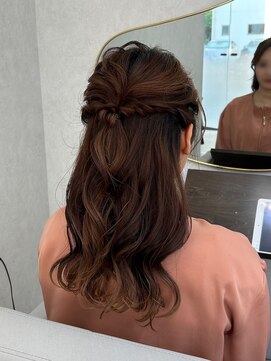 シタ 清澄白河(sita) ハーフアップヘアアレンジ