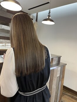 サンタフェ 太田大泉店(Santa'Fe)の写真/【白髪ぼかしカラー&髪質改善専門】毎月の白髪染めをやめたい方！通うたび若々しい綺麗な髪へと導きます♪