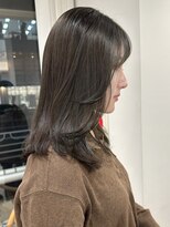 ガーデンヨコハマ(GARDEN YOKOHAMA) ミディアムレイヤーロブオリーブメルティカラーベージュ似合わせ