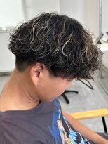 フゥ 宇都宮(FeU)&nbsp;栃木メンズパーマメンズカットセンターパートメンズマッシュ緩め