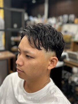 ワズ(W@Z) スキンフェード × 緩めツイスパ