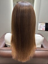 《白髪ぼかし》髪質改善×自然な仕上がりで印象UP◎トリートメント併用で美髪矯正効果も