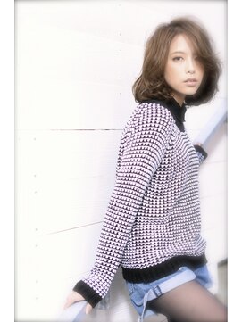 ネルバイグリーン(Nelle by green) ☆重軽×ゆるふわ☆シルキーアッシュベージュ☆『medium』