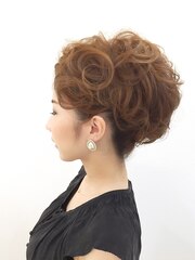 大人キレイなアップスタイル　ヘアセット