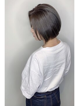 フロート 小阪店(float) シルバーカラー_厚めバング,ローライト,デザインカラー