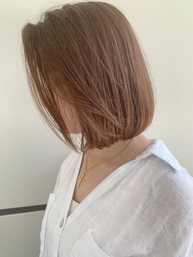 シー バイ ロンド 新宿(Sea by Lond) イメチェンミルクティーカラーの上品耳掛けボブ