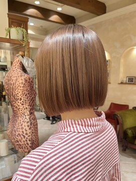 ビュートリアム265(BEAUTRIUM 265) ブリーチなしベージュミニボブ 切りっぱなしボブ ストレートボブ