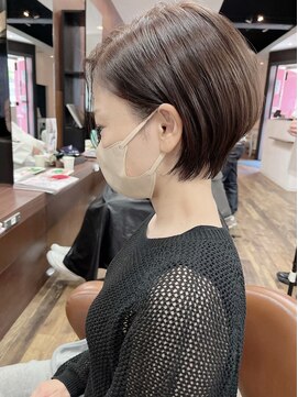 スリー(Th:ree) 大人可愛い20代30代40代丸みとくびれショートボブ◎