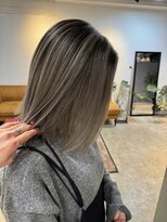 メリー オオサカ(Merly Osaka)&nbsp;バレイヤージュの王道カラーはこれ！_contrast gray_