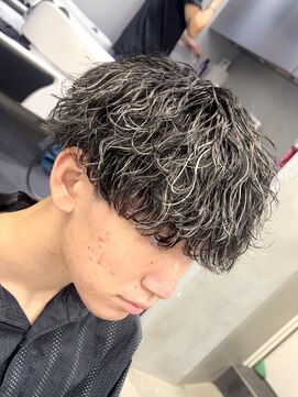 フィフス トウキョウ (fifth TOKYO) メンズハイライトメンズメッシュ渋谷メンズマッシュウルフパーマ