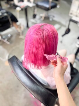 ゲームバイアランスミシー 心斎橋(GAME by Alan Smithee) 【Nagi】ネオンピンク/艶髪ハイトーン