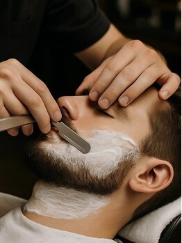 オーラム(AURUM)の写真/【茨木】身だしなみにこだわる男性のためのサロン《AURUM》理想のヘアスタイルとシェービングで印象UP