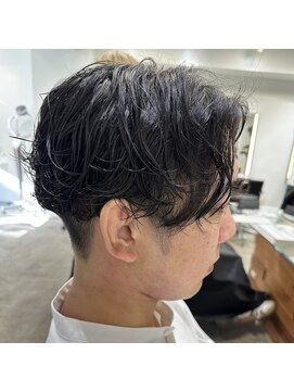 ミラバイグリーン(Mira by green) 刈り上げセンターパートxスパイラルパーマ