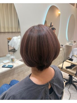 ミュミュ(mu-mu) ピンクベージュハイライト似合わせカット