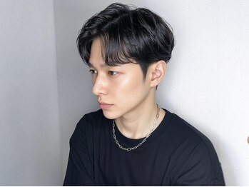 ドロシー 郡山桑野店(Dorothy)の写真/清潔感似合わせ!メンズカットセンターパートとマッシュマッシュ刈り上げで理想のカジュアルへ