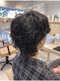 無造作に決まるシャドウパーマ