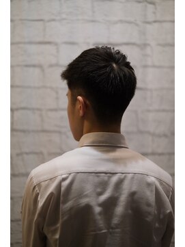 グレイスフル バーバープラチナム 六本木店(Graceful Barber platinum) ビジネス刈り上げアップバングショート