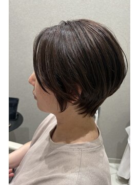 ロエ(Lowe') 丸みショート