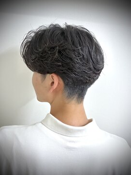 ヒロギンザバーバーショップ 新宿店(HIRO GINZA BARBER SHOP) フェザーパーマ センターパート