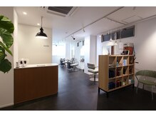 クオン(KUON)の雰囲気(席間を広めに設けた、落ち着いて過ごせるこだわりの空間)