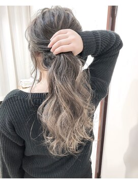 ヘアーアンドアトリエ マール(Hair&Atelier Marl) 【Marl】ハイライトグラデーションのホワイトグレーカラー♪