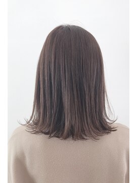 ヘアーアイスカルテット(HAIR ICI QUARTET) グレージュ 切りっぱなしボブ