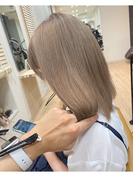 リアン(LIAN) ワンブリーチミルクティーカラー