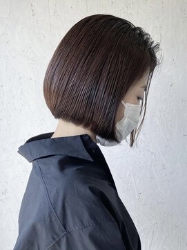 ザヘアメイクシェア(THE -HAIR MAKE SHARE-) シンプルボブ。1つの線を丁寧に真っ直ぐに