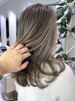 ハイライトを足して白髪ぼかし レイヤースタイル　40代50代