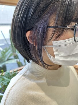 サティ(sati) 【sati 伊藤】インナーカラーラベンダーアッシュ×丸みショート