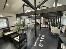 ハレ(HaLe)の雰囲気（広々とした店内）