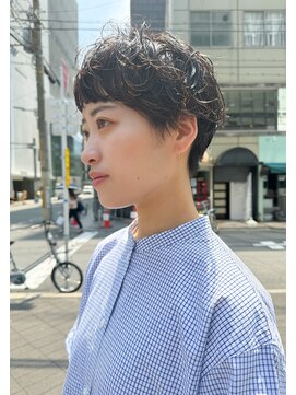 カフ(CAF) CAF 照下 ウェットヘア　ショートパーマ　大阪