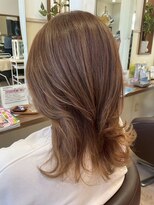 コアフィールフィス(COIFFURE fils) ミルクティーカラー インナーカラー レイヤースタイル