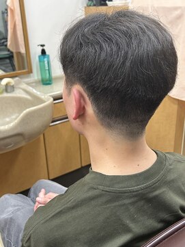 ヤスイ(YASUI) バックフェードのショートスタイル