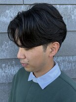 ヒュイル バイ ニアウ(Hwyl by Niau) MEN’S HAIRセンターパートスパイラルパーマニュアンスパーマ