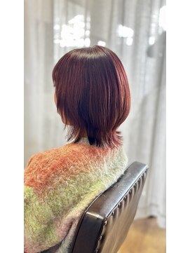 ダム(DaM) ウルフボブ 顔周りレイヤー チェリーレッド