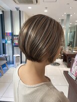 アース 川口店(HAIR&MAKE EARTH) 白髪ぼかしハイライトで叶える上品ショートボブ