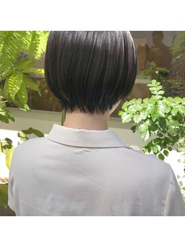 ツバメ ヘアー(TSUBAME HAIR) 黒髪 × ショートボブ